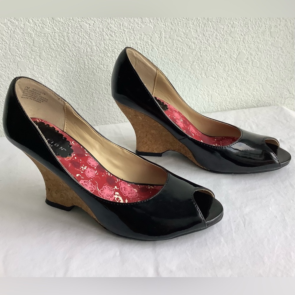 Y2K Vintage New Kenneth Cole Pump Cork Wedge Peep-toe Size 7 Color Black Patent